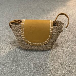 Brand new woven purse